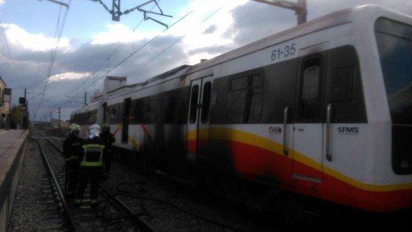 Ein Zug der Eisenbahngesellschaft SFM ist am Sonntagmorgen (24.4.) gegen 7.15 Uhr im Bahnhof von Binissalem in Brand geraten. Sämtliche Passagiere blieben unverletzt.