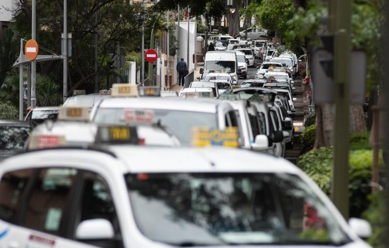 Segunda caravana de taxistas por Santa Cruz de Tenerife