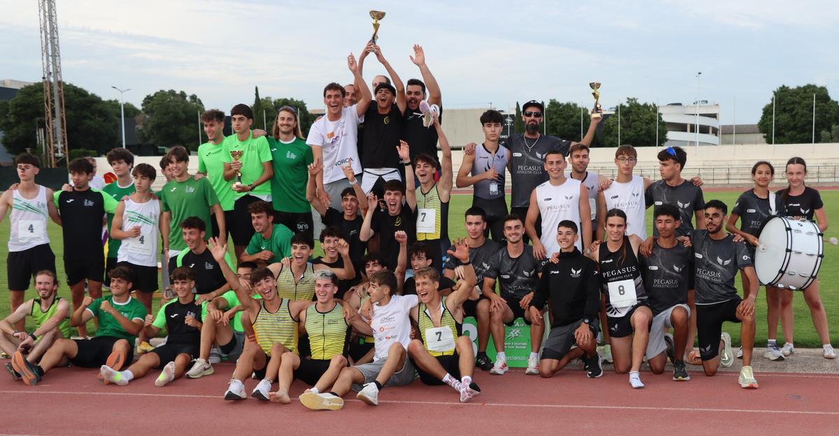 Podio del Balear por equipos masculino