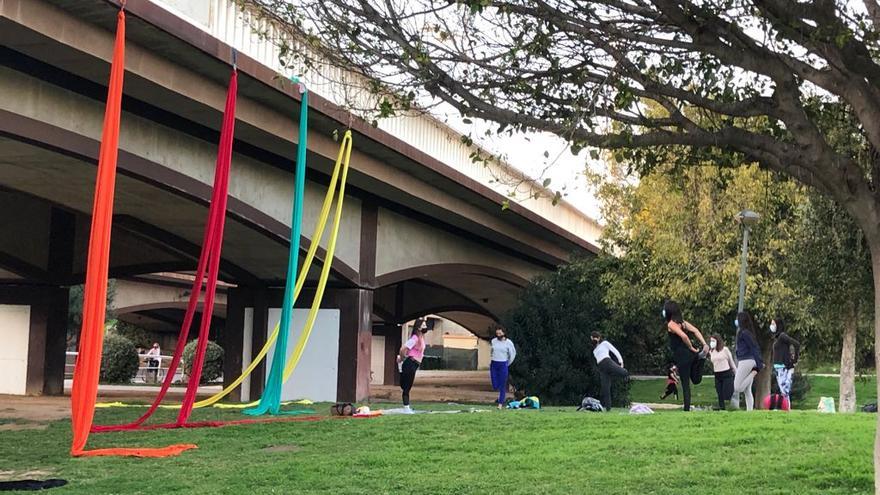 Deporte de moda en València: Acrobacias aéreas