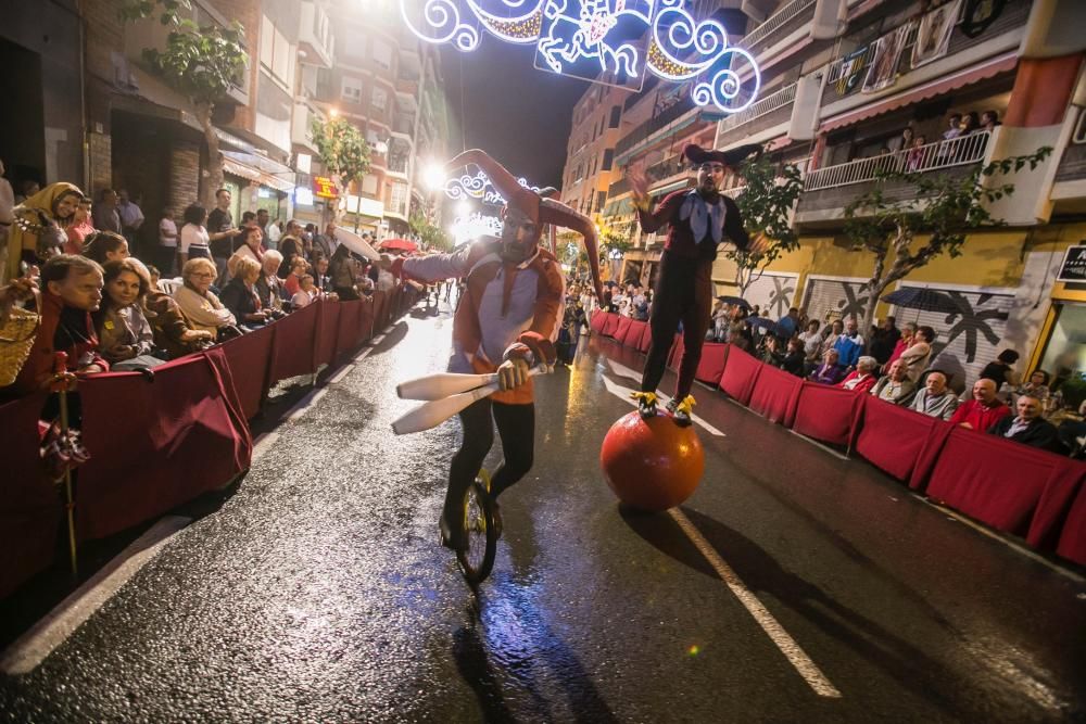 La naturaleza y los cuentos infantiles brillan en la entrada de Moros y Cristianos de El Campello