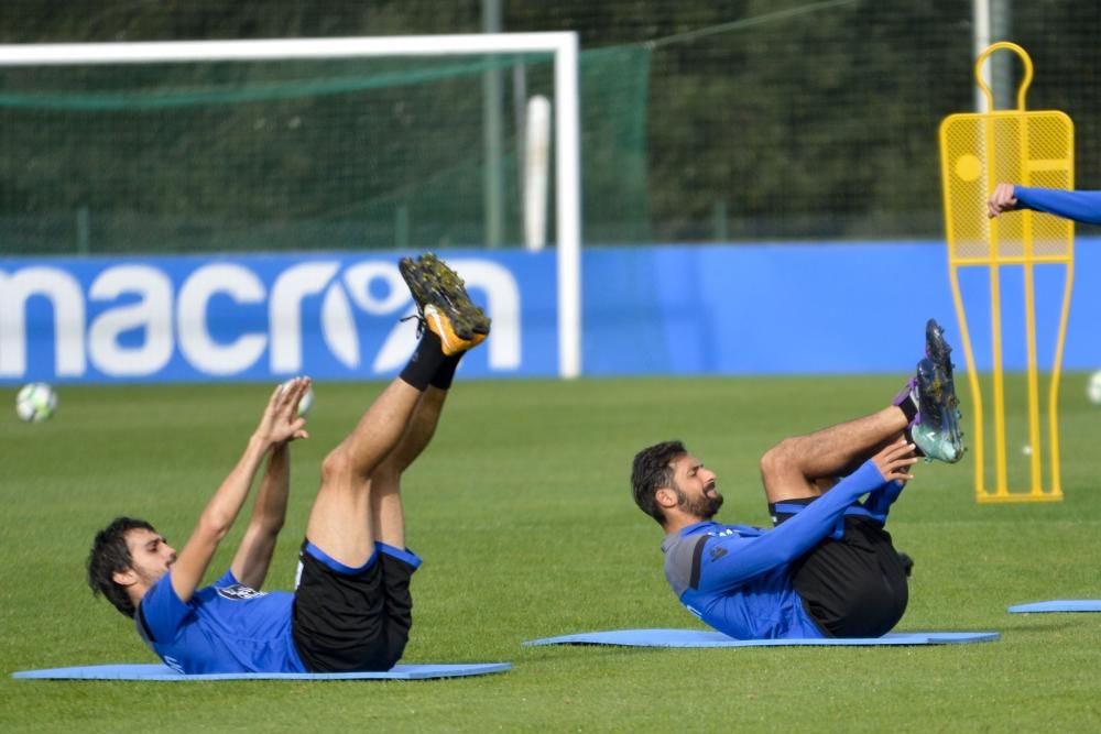 El Dépor entrena tras la derrota en Cornellá