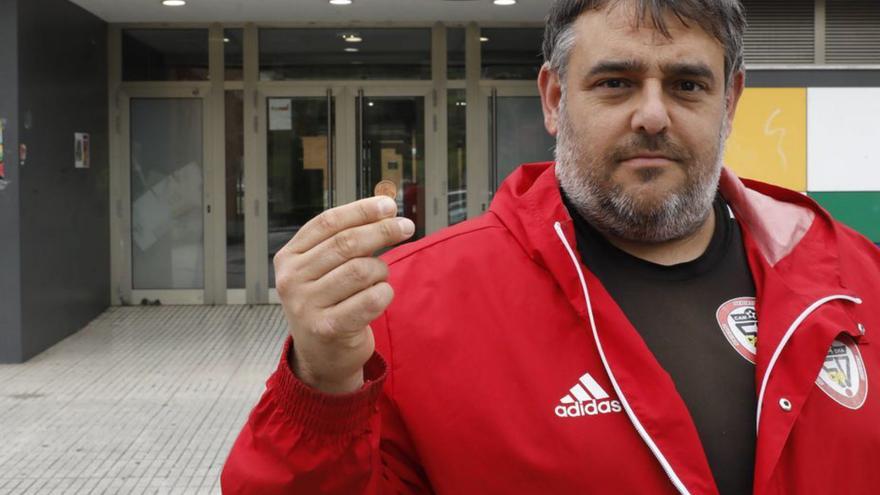 Una historia surrealista: el desabastecido mercado de La Camocha se queda sin pescadería...¡por un céntimo de euro!