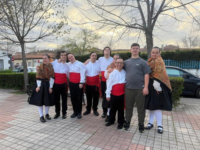 FOTOGALERÍA | La asociación Down Cáceres ha celebrado este miércoles varias actividades en la plazuela del Espíritu Santo
