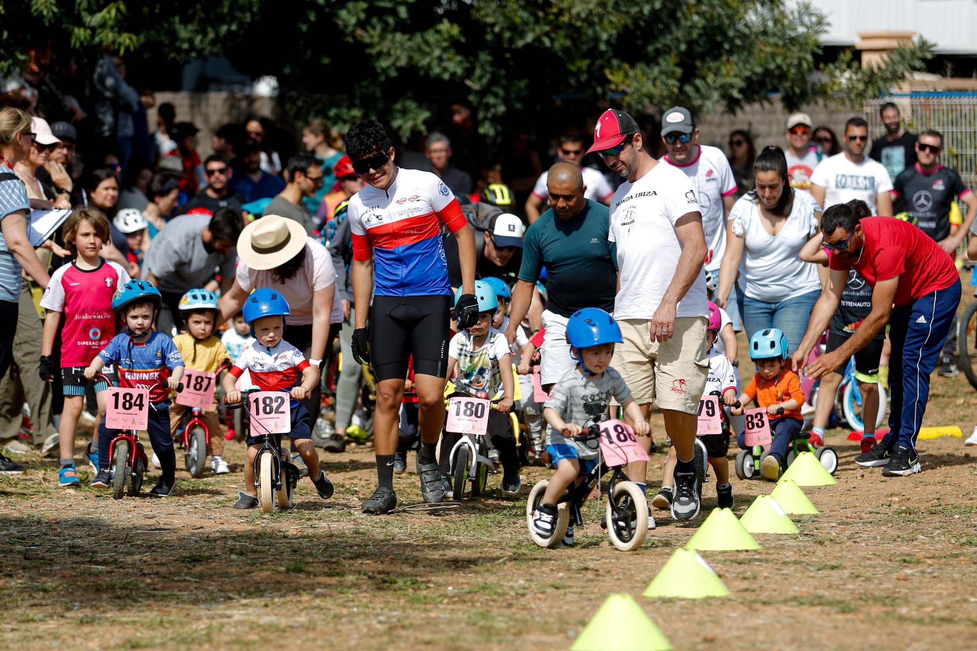 Los más pequeños de Ibiza aprenden a manejar con Bicykids