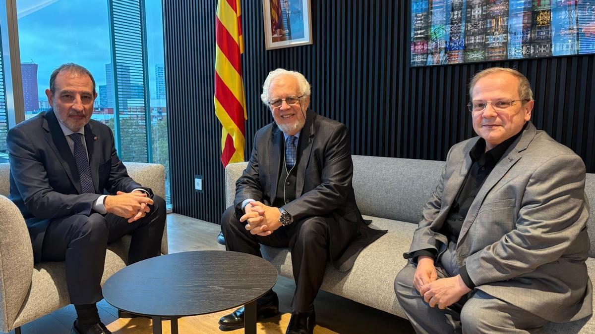 El conseller de Justícia Ramon Espadaler con el secretario general del Consell Evangèlic de Catalunya, Guillem Correa, y rl Director General d’Afers religiosos Ramon Bassas