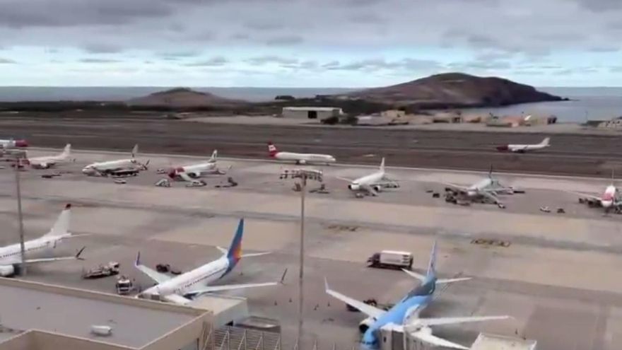 El impacto contra un ave obliga a un vuelo a regresar a Gran Canaria