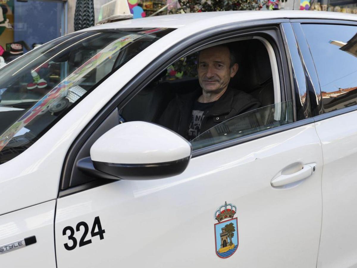 El taxista AntonioPrieto, de servicio.