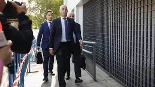 Anticorrupción pide retirar el pasaporte a Rubiales, que presume de la "mejor gestión de la historia" del fútbol