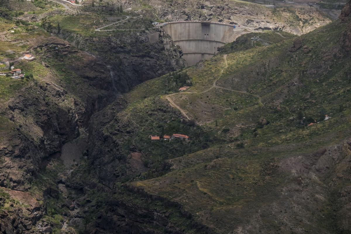 Las presas de Gran Canaria, llenas tras el paso de Therese, vistas desde el aire