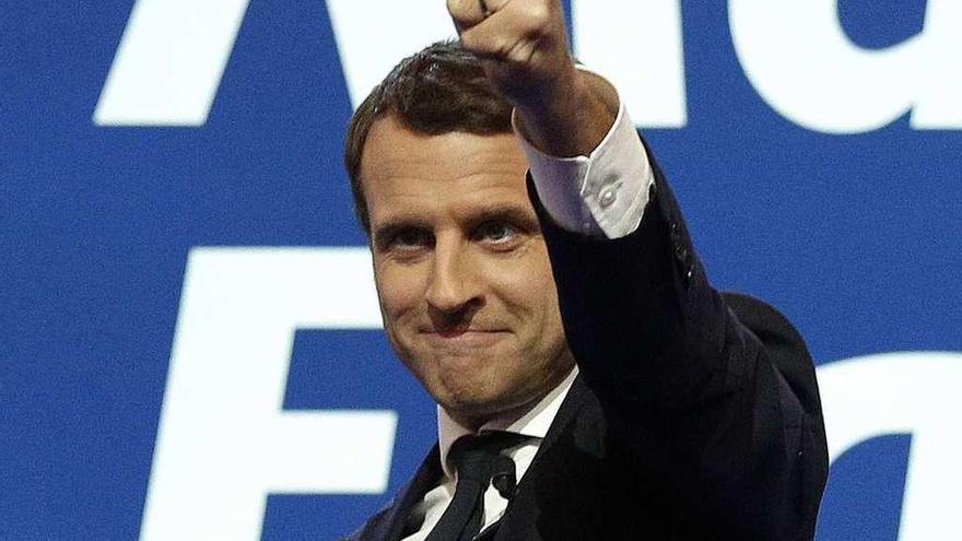 Francia opta por la vía de la renovación: Macron y Le Pen pasan a la segunda vuelta