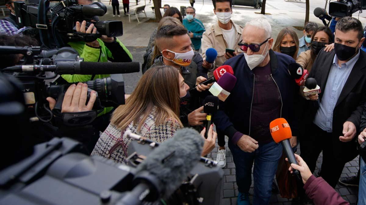 Mainat y su esposa llegan a los juzgados de Barcelona para declarar