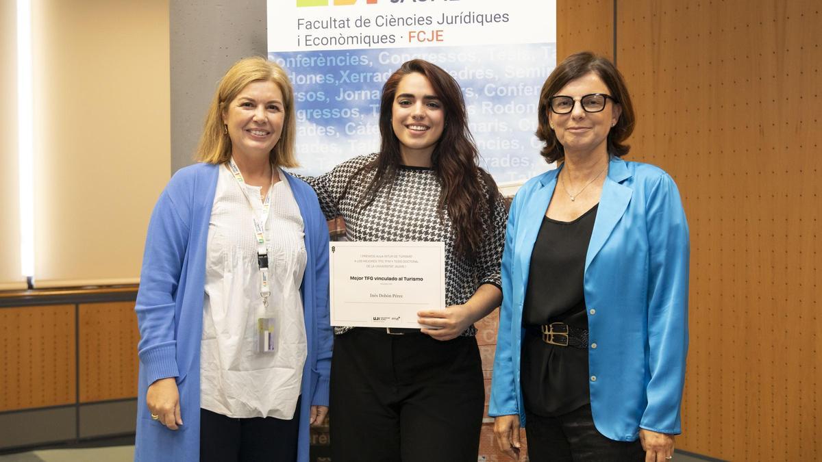 Alumna premiada en la jornada INTUR