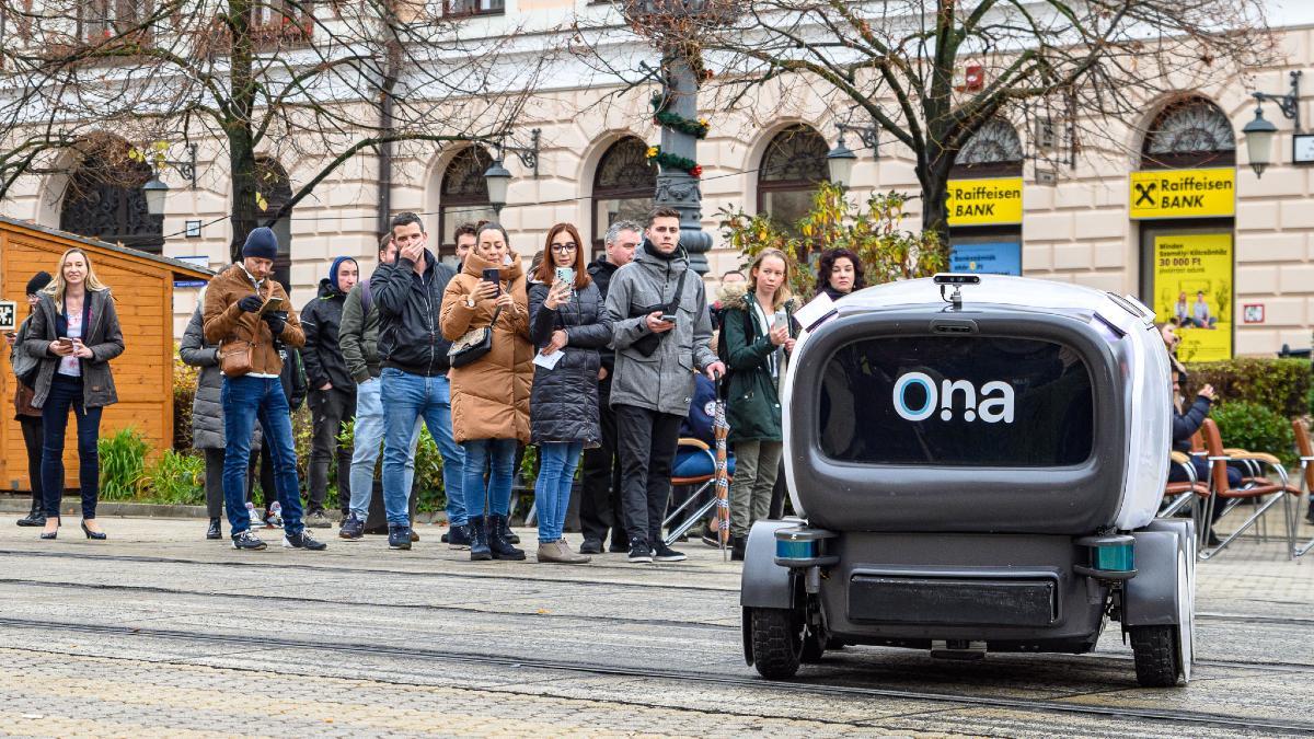 Ona, robot autónomo de reparto de última milla.