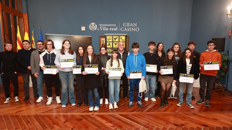 Las imágenes de la entrega en Vila-real de los premios a los relatos juveniles de Castelló Negre