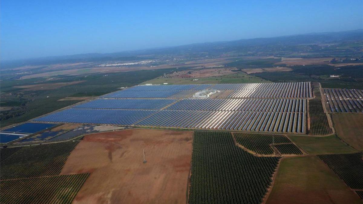 Imagen aérea de una planta fotovoltaica en Córdoba-