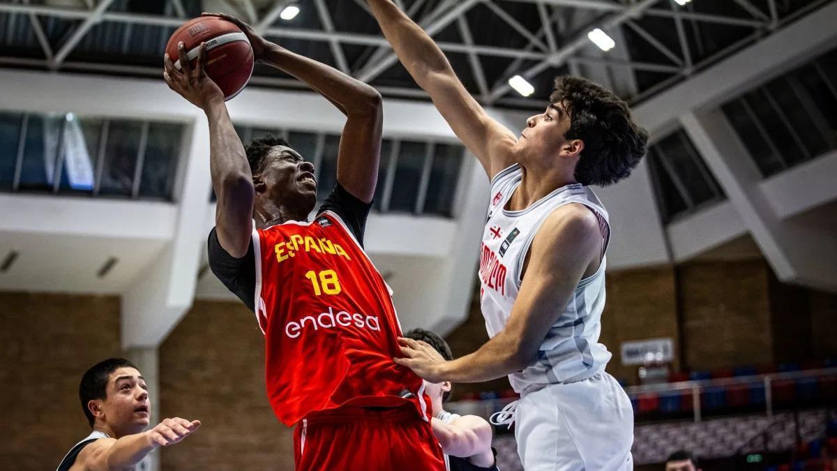 Ryan Vincent, en un duel individual davant un jugador georgià