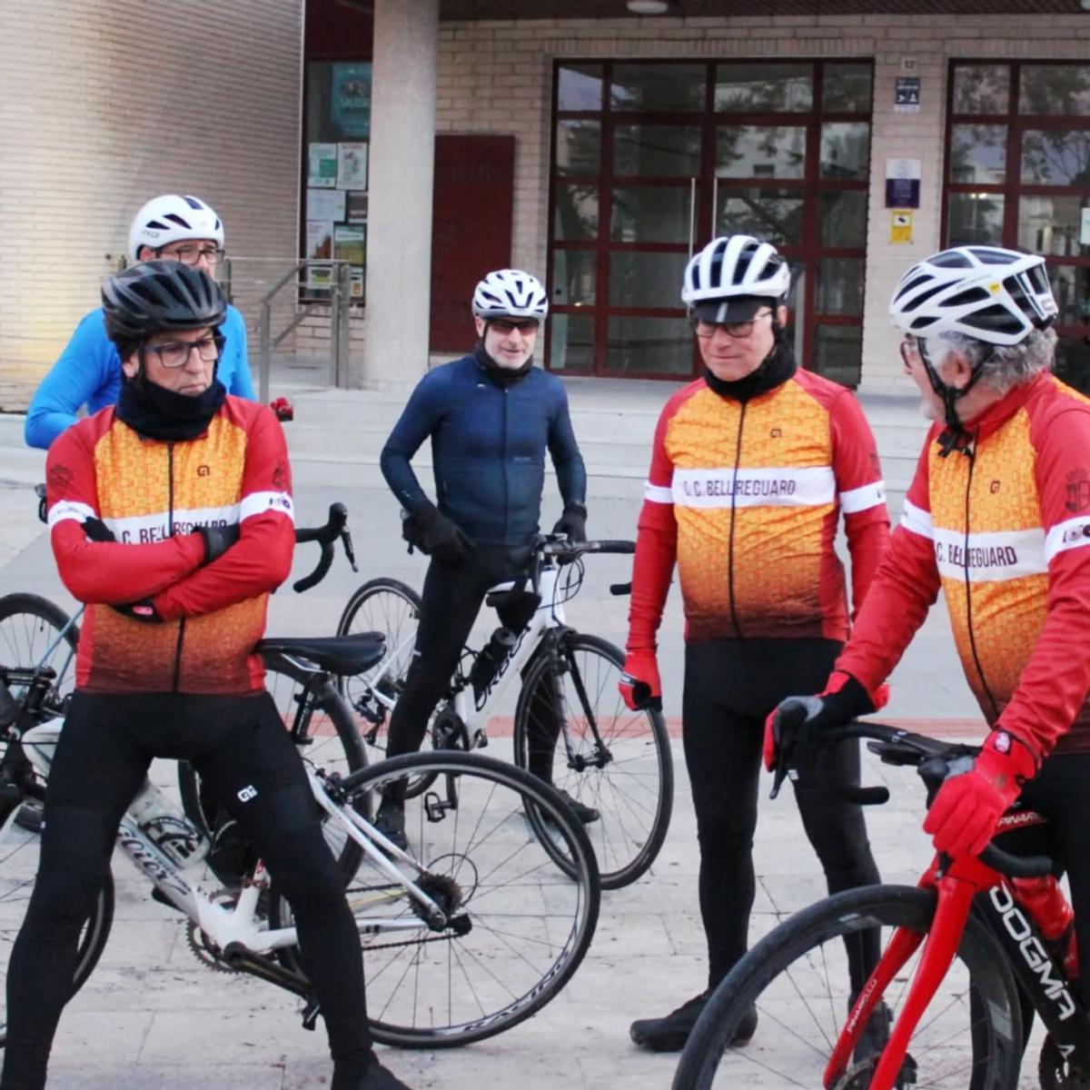 Los cicloturistas del club ya han estrenado la equipación de los 100 años del CC Bellreguard