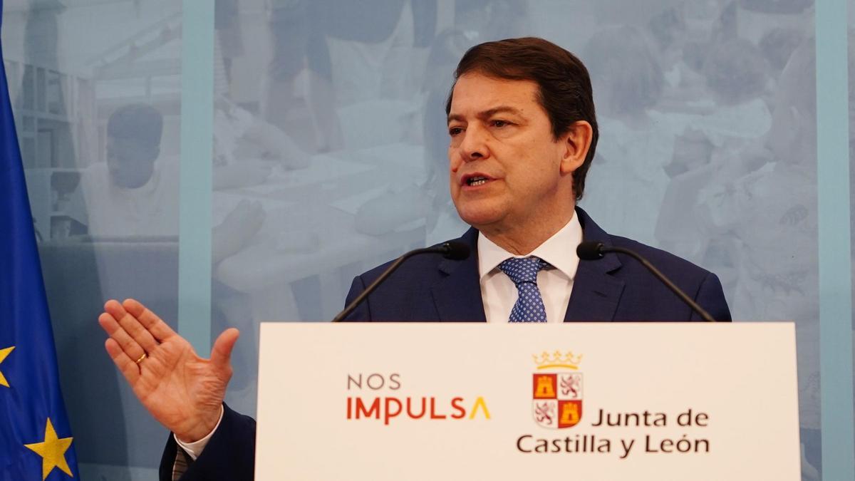 El presidente de la Junta de Castilla y León, Alfonso Fernández Mañueco; comparece en rueda de prensa para presentar el proyecto de Ley de Presupuestos Generales de la Comunidad para 2024.