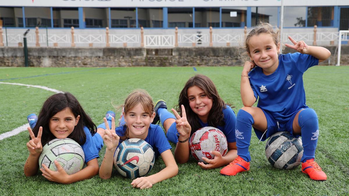 Claudia, Victoria, Adriana y Sofía, jugadoras en los equipos mixtos del colegio Apóstol.