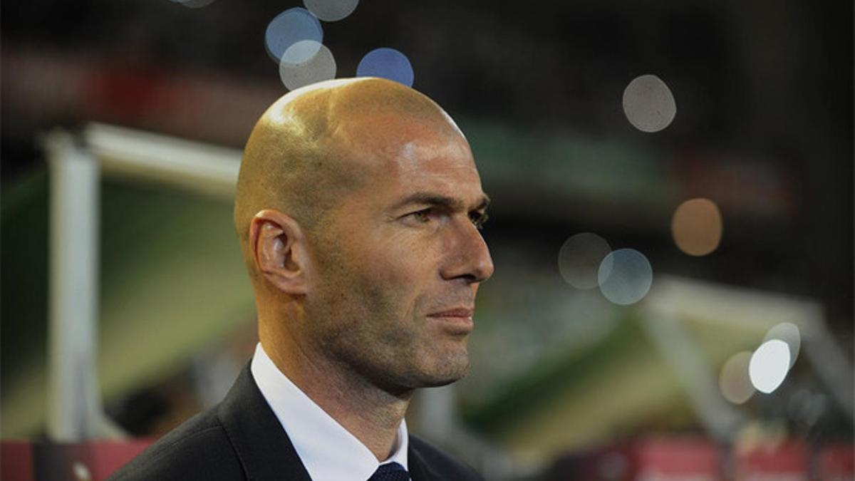 Zidane pinchó con el Real Madrid ante el Betis