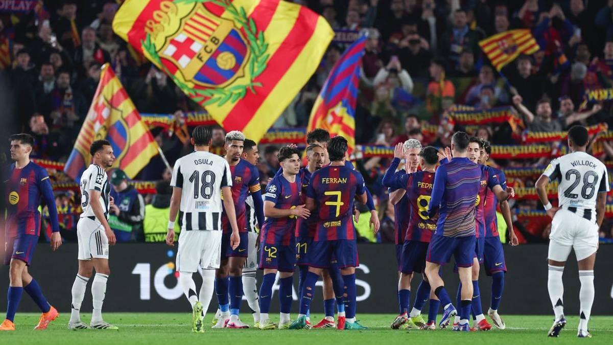 Imagen de los jugadores del Barça al término del partido en el Spotify Camp Nou