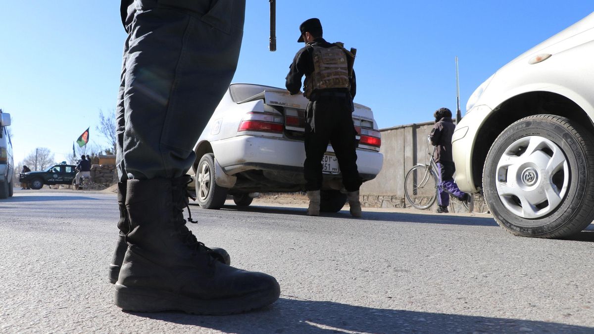 Policías en Afganistán.