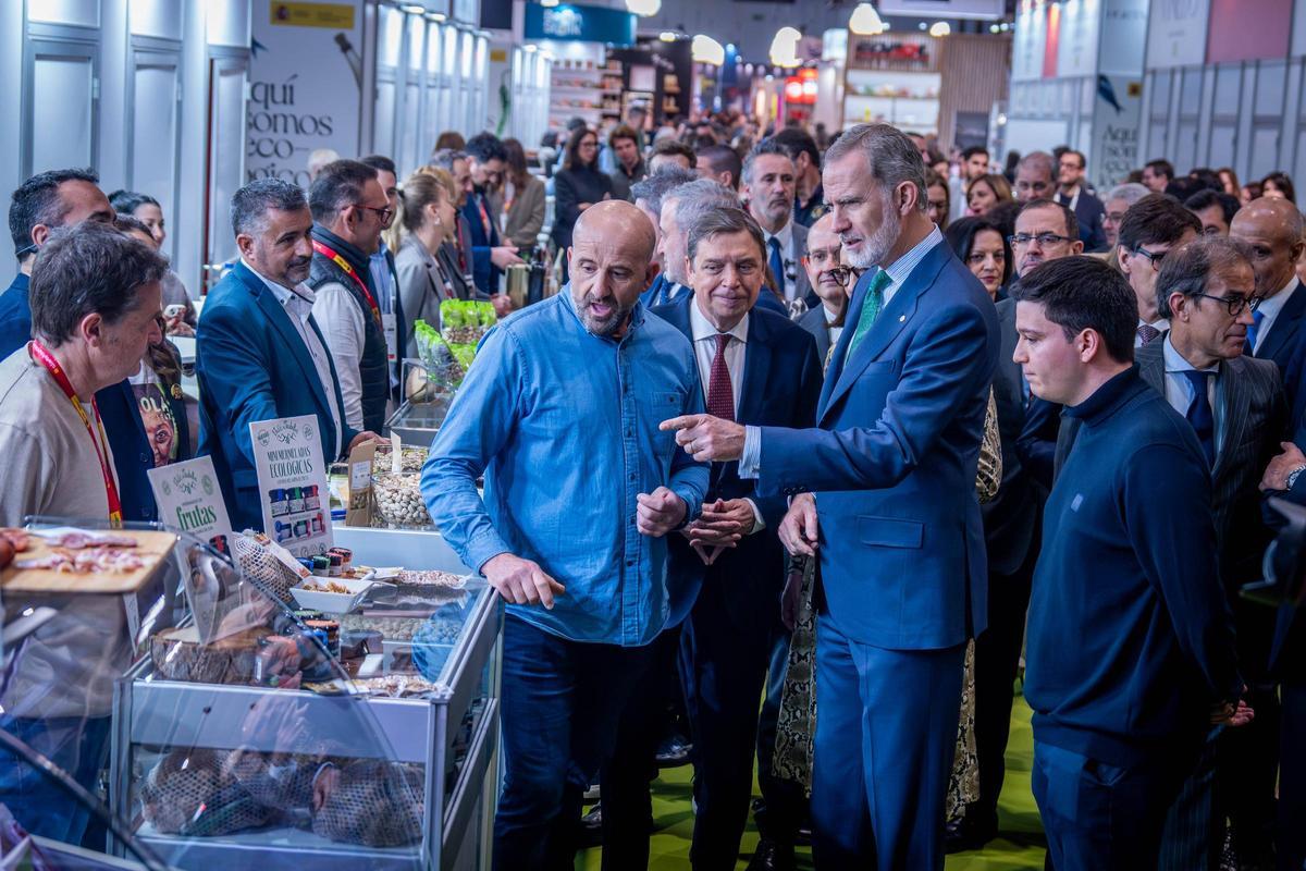 Inauguración por parte del rey Felipe VI junto al presidente de la Generalitat de Cataluña, Salvador Illa