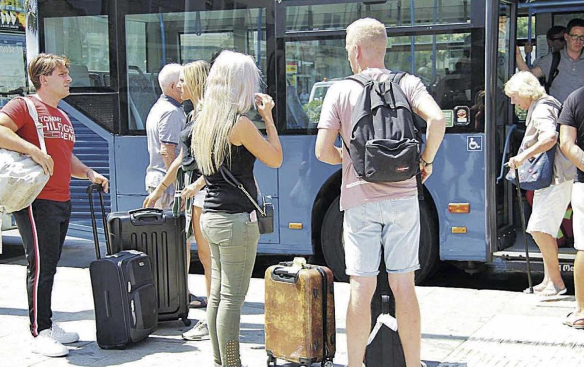 Los turistas internacionales se quedaron en agosto una media de 7,6 días.
