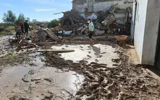 Un día de voluntario en el epicentro de la catástrofe: «Lo hemos perdido todo, pero los jóvenes nos dais toda la esperanza para resistir»