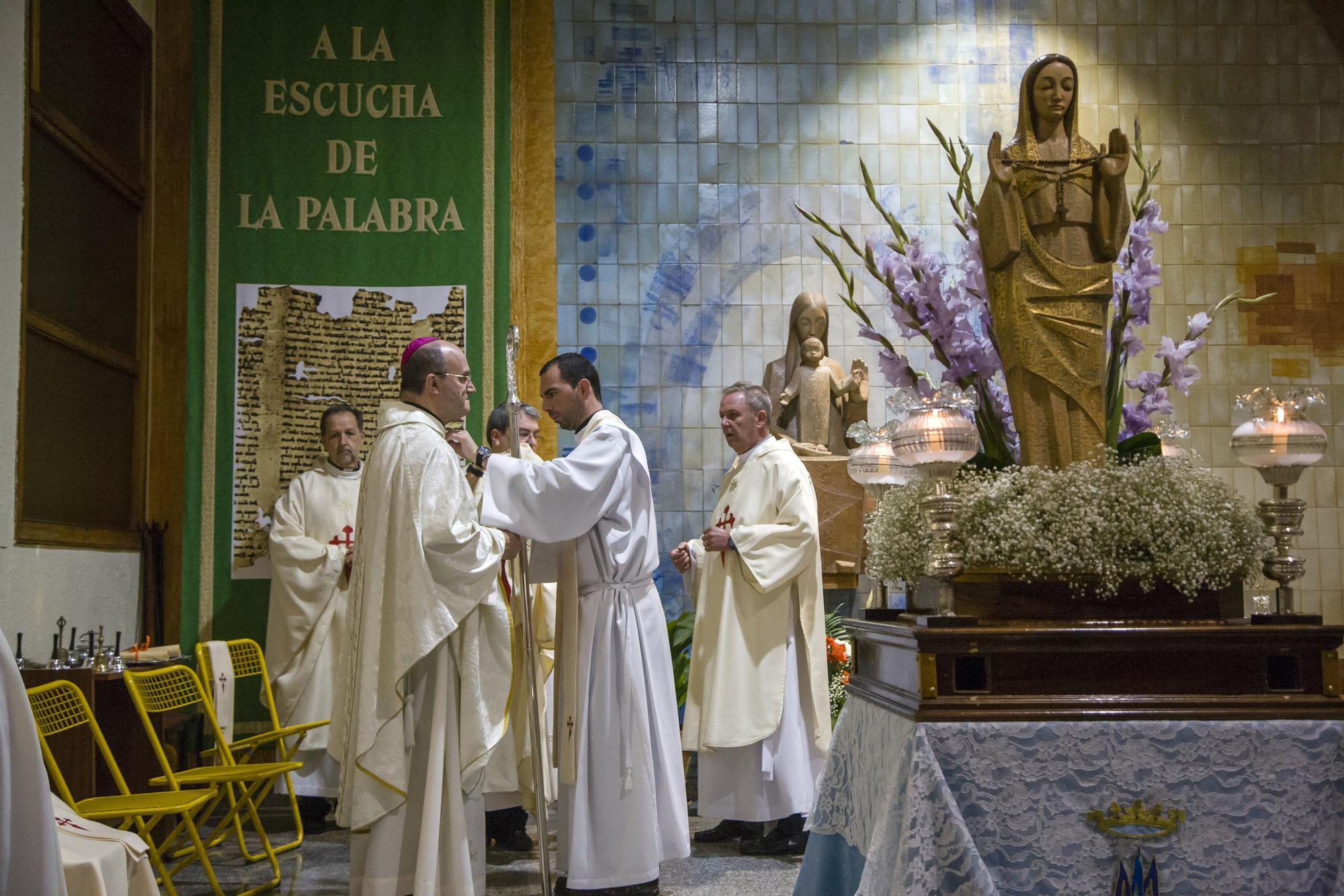 El Obispo José Ignacio Munilla visita Ibi con motivo del 50 aniversario de la parroquia de Santiago Apóstol