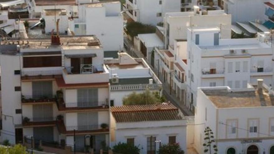 Alquileres en Ibiza: muchos trabajadores se quedan en la calle tras pagar fianzas de pisos que no existen