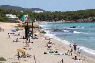 Playas de Ibiza y djs: la normativa, municipio a municipio