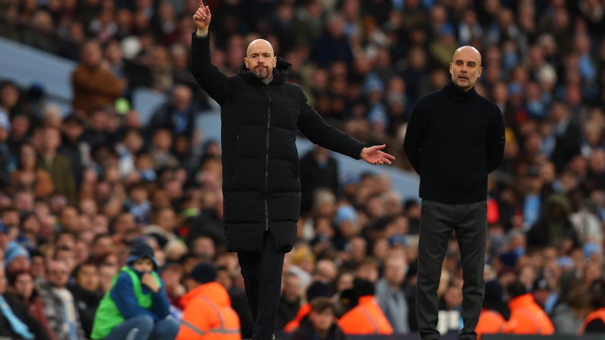 Ten Hag y Guardiola, durante el derbi de Manchester