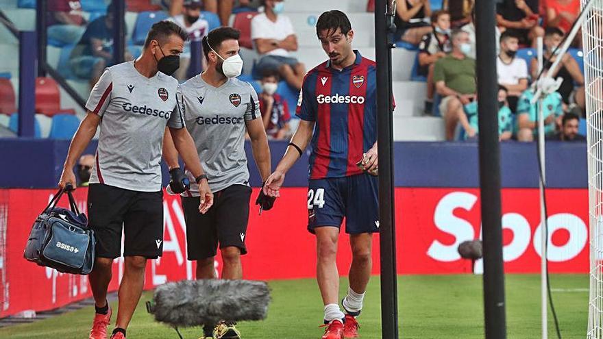 José Campaña se retiró lesionado ante el Rayo Vallecano. | F. CALABUIG