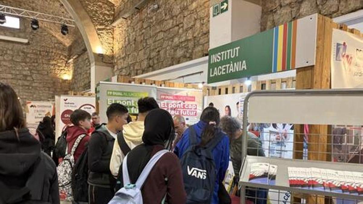 Els mentors acompanyen els joves en el procés d’informació, reflexió i presa de decisions