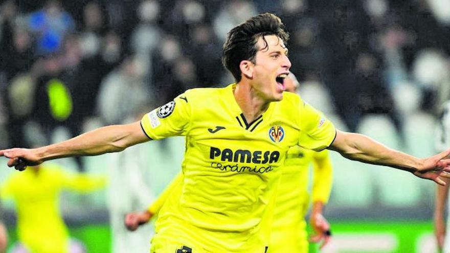 El defensa Pau Torres celebra un gol con la camiseta del Villarreal. | REUTERS