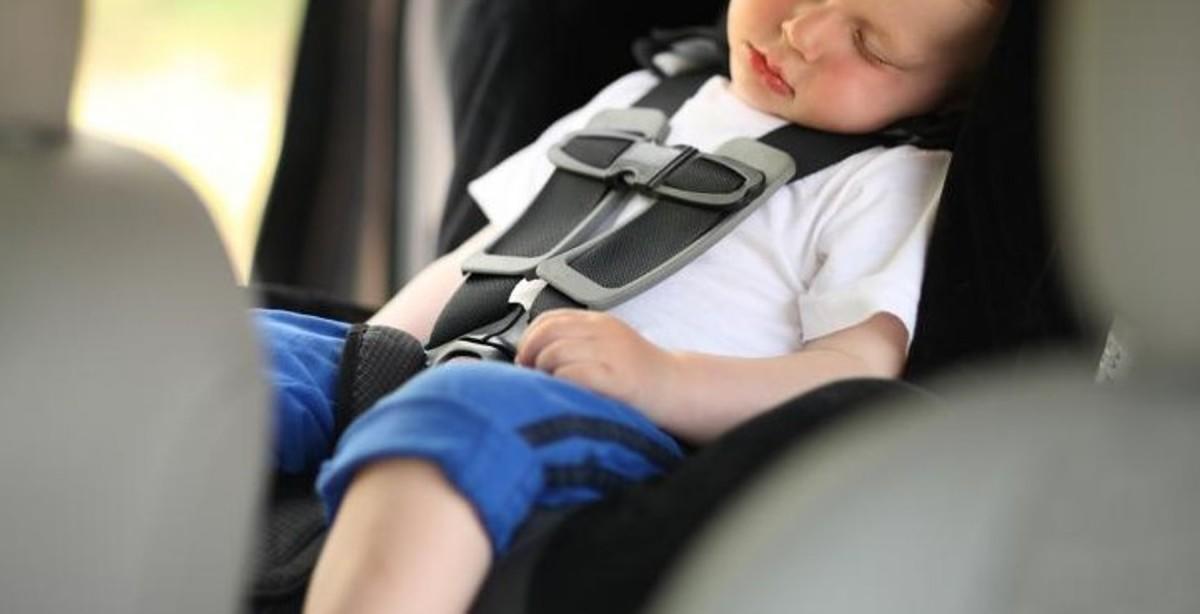 Sillitas coche: tipos de sillas infantiles para el coche y cómo elegir la mejor