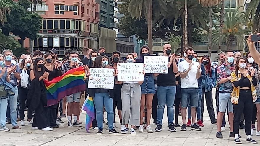 Concentración en Las Palmas de Gran Canaria por el asesinato homófobo de Samuel