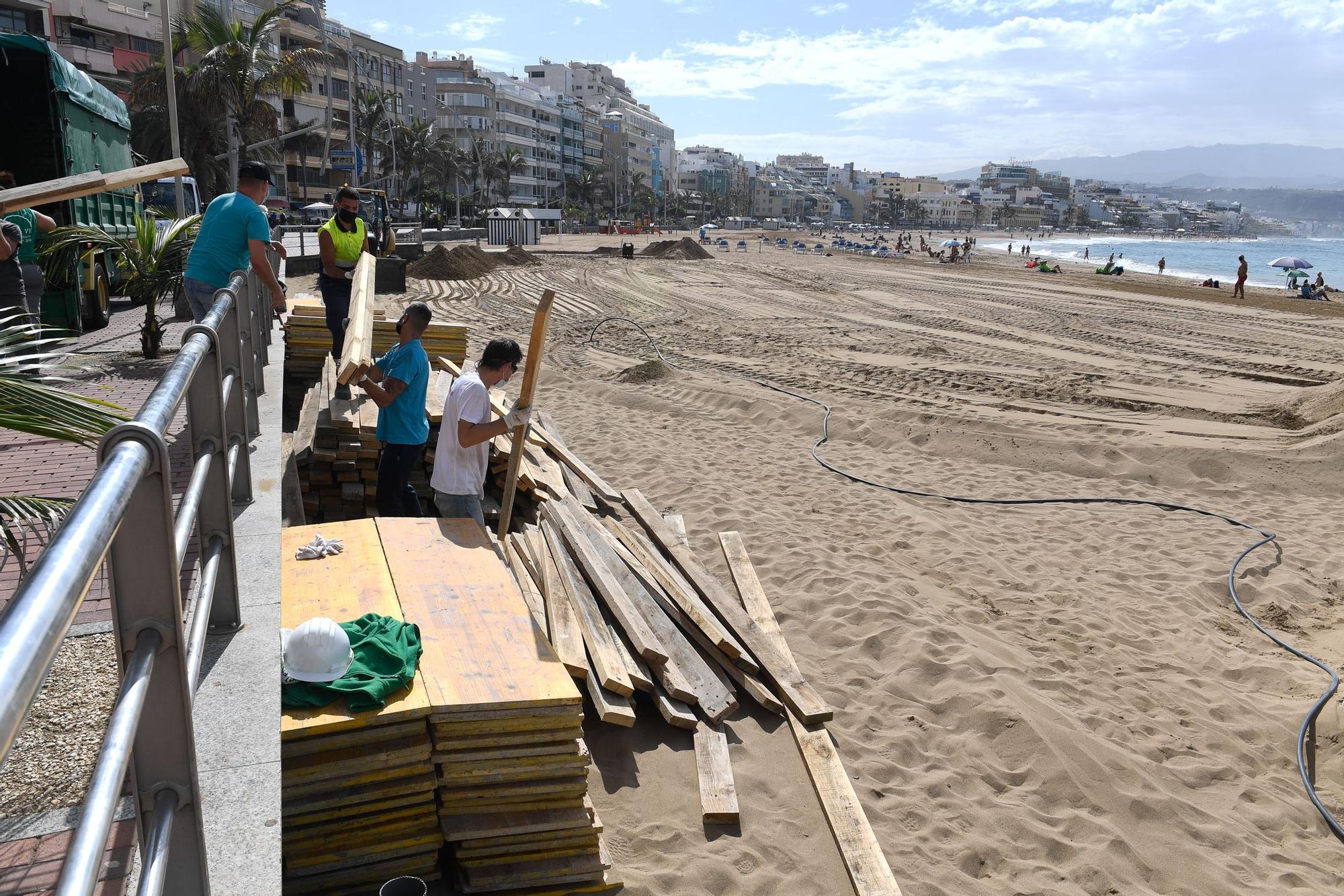 Las Canteras prepara la Navidad