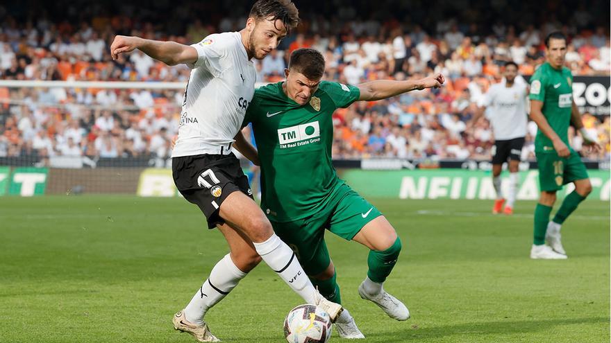 Resumen, goles y highlights del Valencia 2 - 2 Elche de la jornada 9 de la Liga Santander