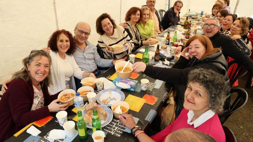 Teis se cita en A Riouxa con su primera «Sardiñada, artesaní