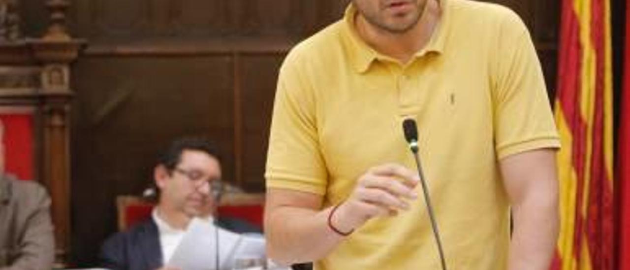 El edil Guillermo Sampedro, en una intervención.