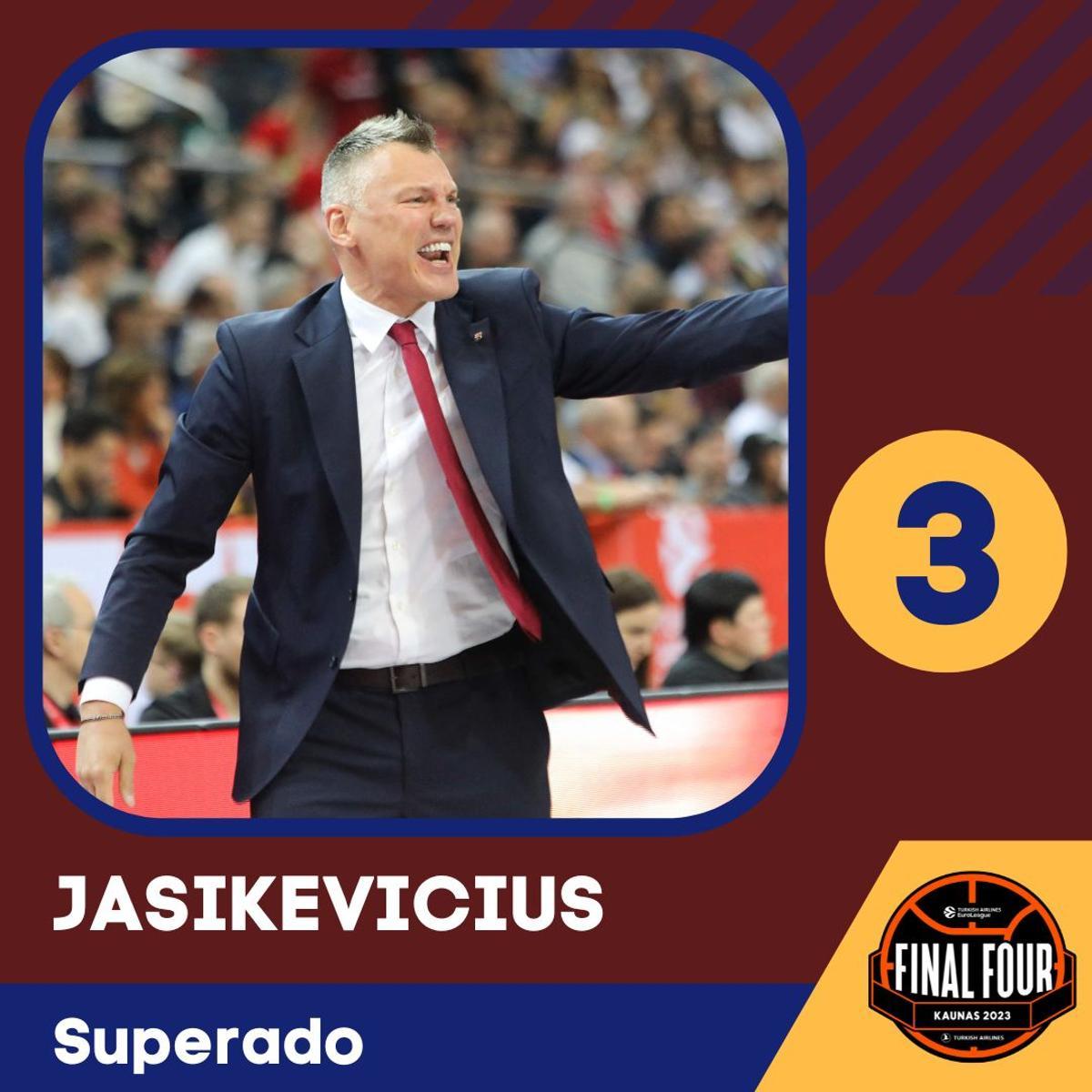 Con el horrible partido de Mirotic, no se entendió la no presencia de Mike Tobey en pista para tratar de castigar el juego interior del Madrid. No consiguió dar con la tecla ni aportar soluciones, sobre todo en una segunda mitad en la que Chus Mateo le ganó la partida con claridad. Su continuidad dependía de ganar la Euroliga, así que a ver que ocurre con su futuro