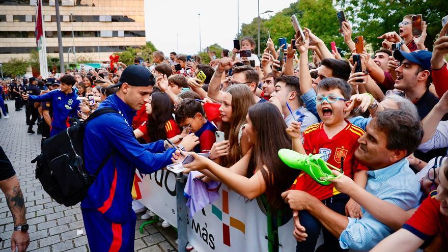 La selección española en Córdoba: la afición se vuelca con los jugadores