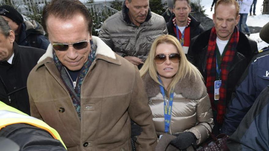 Schwarzenegger se deja ver con su novia Heather Milligan