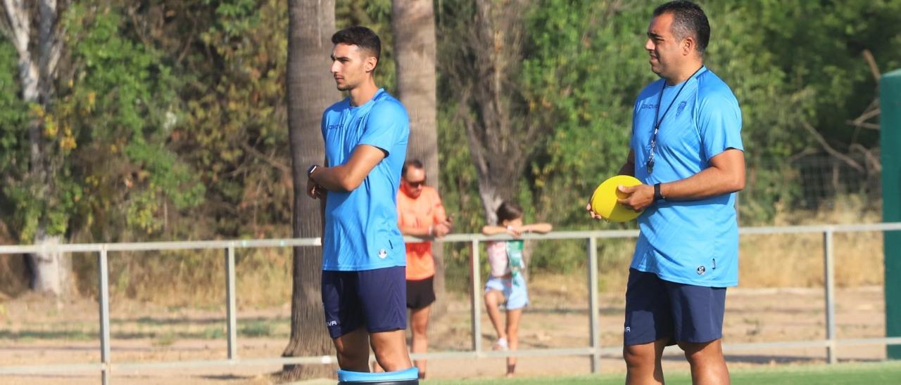 Germán Crespo dirigiendo una sesión del equipo en la Ciudad Deportiva.