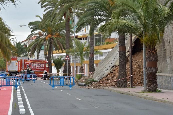 11-04-2019 LAS PALMAS DE GRAN CANARIA. Derrumbe en Paseo de Chill  | 11/04/2019 | Fotógrafo: Andrés Cruz