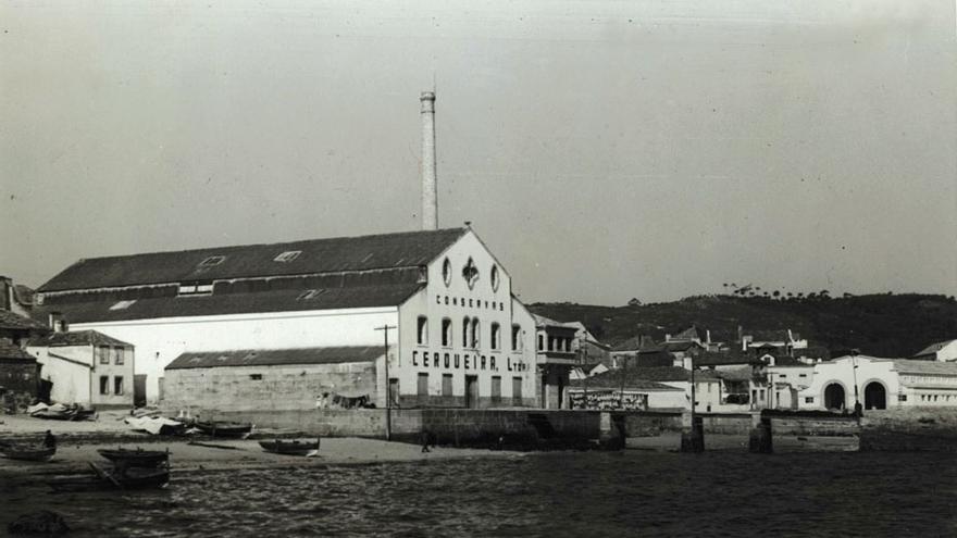 Foto histórica de la conservera de Cerqueira en Ribeira.