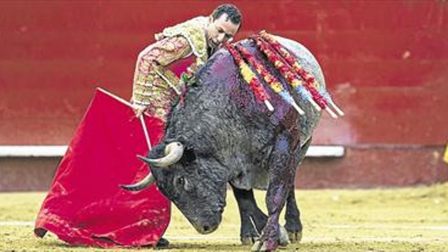 LOS MURCIANOS RAFAELILLO Y UREÑA CORTAN DOS OREJAS